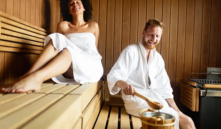 Paar in der Sauna